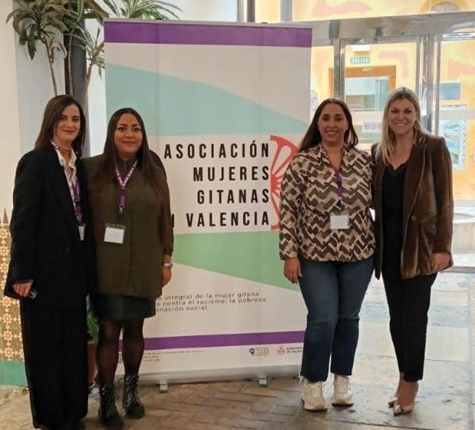 La directora general d'Igualtat i de l'Institut de les Dones, Davinia Bono, participa en l'acte d'inauguració de la jornada 'Cultura i Dona Gitana'
