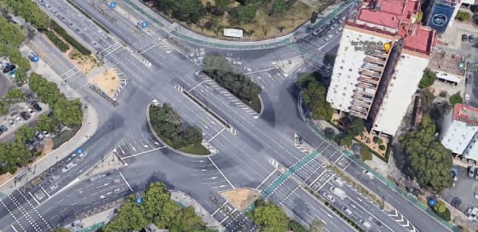 Archivo - Nudo de conexiones en avenida Kansas City, por donde discurrirá el tranvibús que unirá en una primera fase Santa Justa con Sevilla Este y Torreblanca.