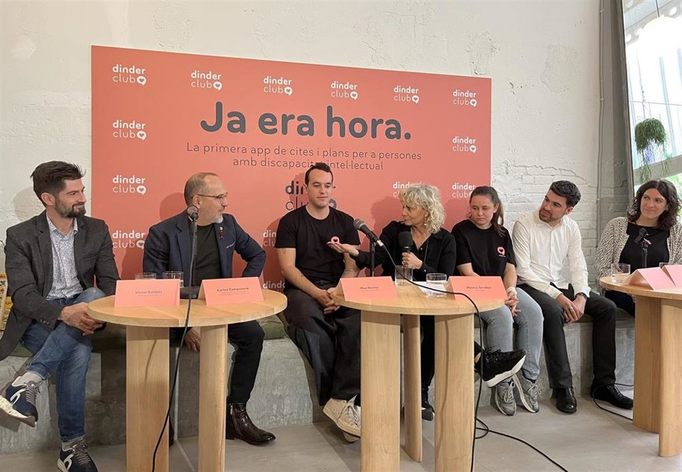 Lanzan la "primera" 'app' de citas para personas con discapacidad intelectual