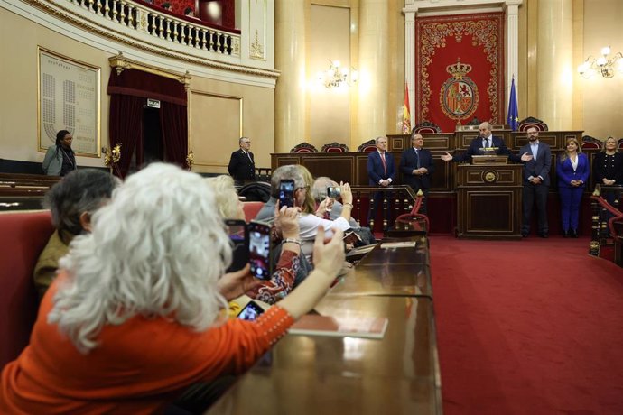 El presidente del Senado, Pedro Rollán (c), interviene durante la primera jornada de las Puertas Abiertas del Senado, a 30 de noviembre de 2023, en Madrid (España).
