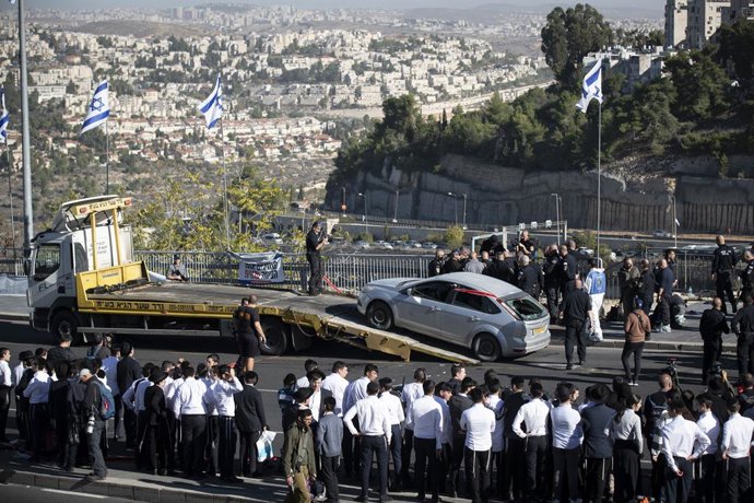 JERUSALEM, Nov. 30, 2023  -- This photo taken on Nov. 30, 2023 shows the site of a shooting attack in Jerusalem.   At least five people, including two gunmen, were killed in a shooting attack here on Thursday morning, according to police and emergency s