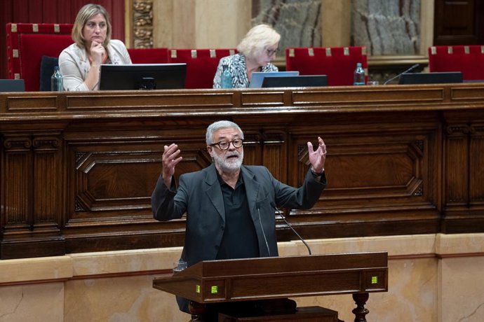 Archivo - El diputat de la CUP Carles Riera