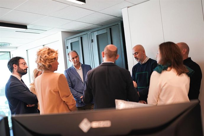 El consejero López-Valverde ha visitado hoy las obras del futuro Centro de Control Municipal de Alcobendas.