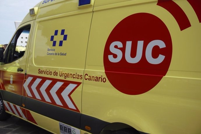 Archivo - Ambulancia del Servicio de Urgencias Canario (SUC)