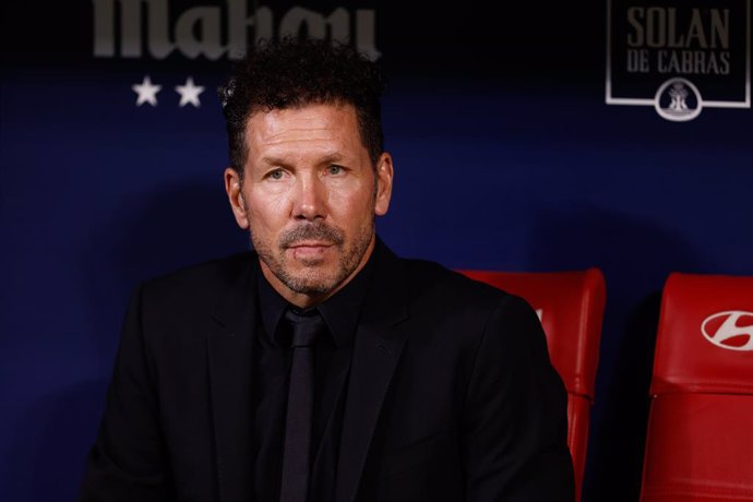Archivo - Diego Pablo Simeone, head coach of Atletico de Madrid, looks on during the spanish league, La Liga EA Sports, football match played between Atletico de Madrid and Real Madrid at Civitas Metropolitano stadium on September 24, 2023, in Madrid, S