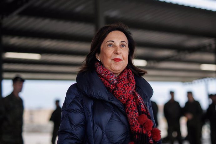 La ministra de Defensa, en funciones, Margarita Robles, realiza una visita a la Brigada 'Almogávares' VI de Paracaidistas en sus instalaciones de la Base 'Príncipe', a 8 de noviembre de 2023, en Paracuellos de Jarama, Madrid (España). Popularmente conoc