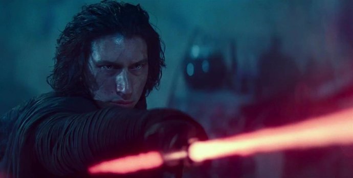 Adam Driver lamenta la escena más polémica de Kylo Ren en Star Wars: "Siempre hay alguien que me lo recuerda"
