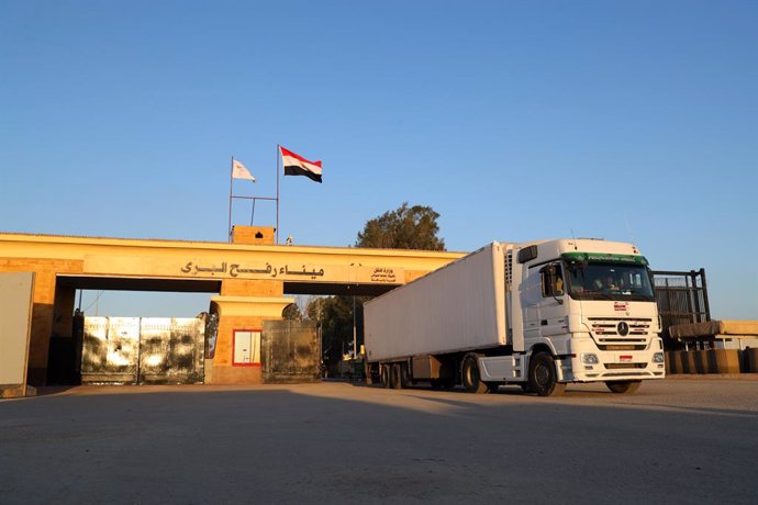 RAFAH, Dec. 1, 2023  -- A truck returns to Egypt from Gaza Strip through Rafah crossing on Nov. 30, 2023.   A total of 2,781 trucks loaded with humanitarian aid have so far entered the Gaza Strip through the Rafah crossing, the only linking point betwee