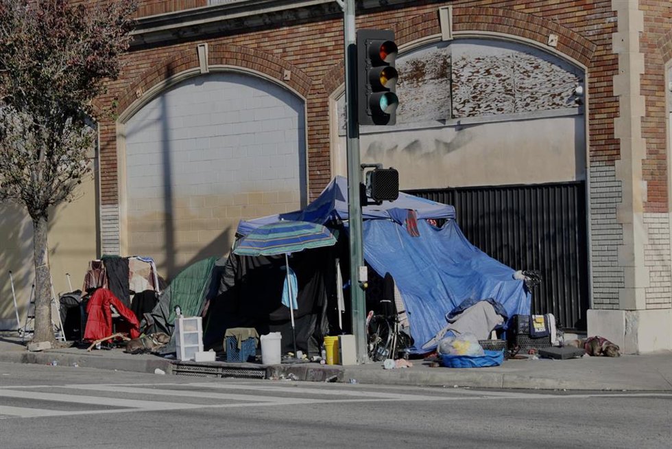Archivo - Personas sin hogar en la ciudad de Los Ángeles, Estados Unidos