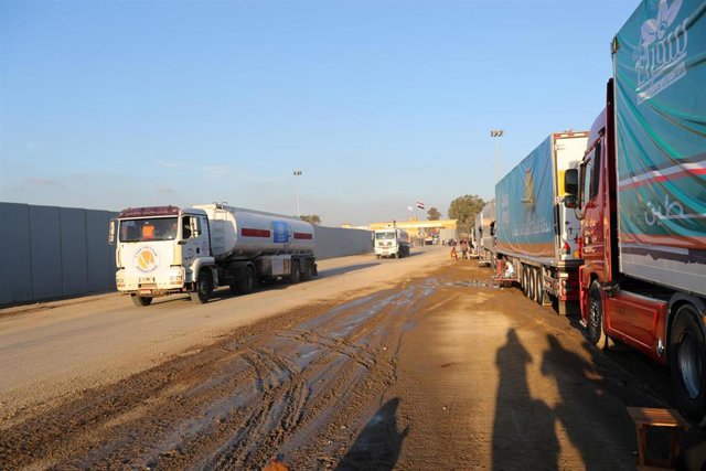 Imagen de archivo de la llegada de camiones con ayuda humanitaria a Gaza 