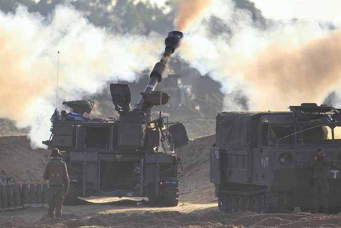 SDEROT, Dec. 3, 2023  -- An artillery fires towards Gaza Strip, in southern Israel bordering with Gaza, Dec. 2, 2023. Israeli Prime Minister Benjamin Netanyahu said on Saturday that freeing hostages in Gaza would be "impossible" without continuing Israe