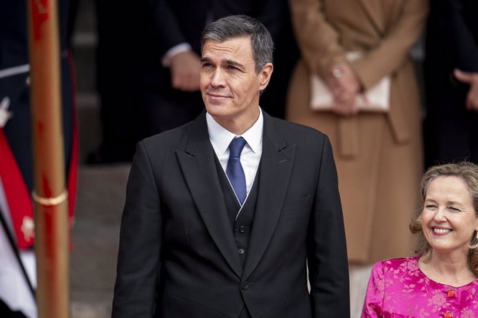 Archivo - El presidente del Gobierno en funciones, Pedro Sánchez, en la tribuna del acto de jura de la Constitución ante las Cortes Generales, en el Congreso de los Diputados, a 31 de octubre de 2023, en Madrid (España). La Princesa Leonor jura hoy la C