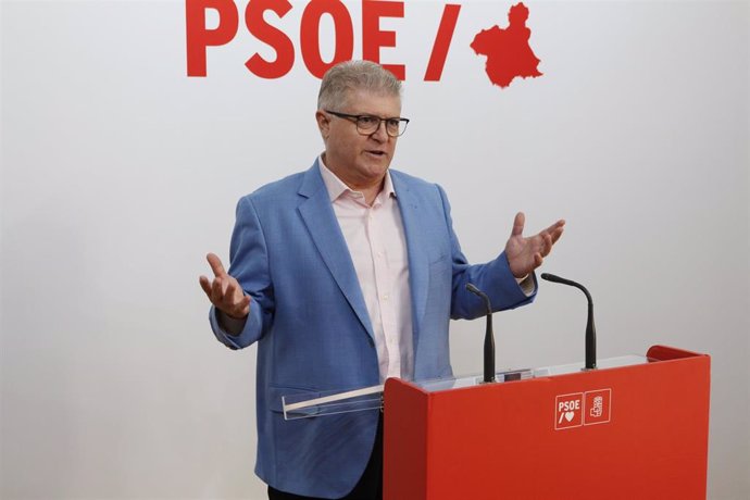 El portavoz del Grupo Parlamentario Socialista, Pepe Vélez