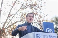 Feijóo ataca a Sánchez por el "bochorno" del mediador: "No se negocia en la clandestinidad la democracia de España"