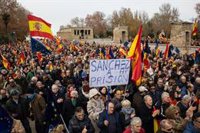 El PP cifra en 15.000 los asistentes a su protesta contra Sánchez en Madrid mientras que el Gobierno rebaja a 8.000