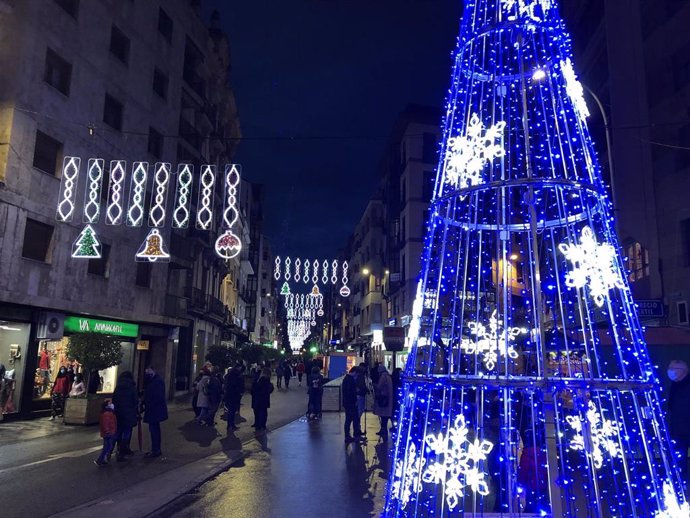 Archivo - Luces Navidad en Cuenca