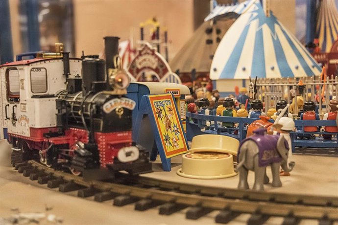 Archivo - La Gran exposición de Playmobils llega a Oviedo