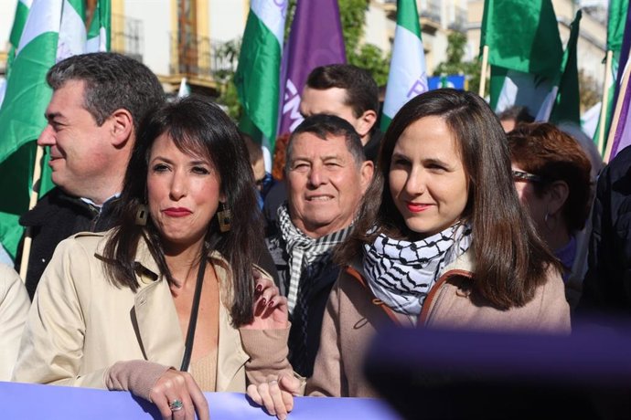 La secretaria general de Podemos Andalucía, Martina Velarde, y la secretaria general de Podemos, Ione Belarra.