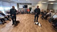 La Unidad Canina de la Guardia Civil en La Rioja visita dos residencias de mayores