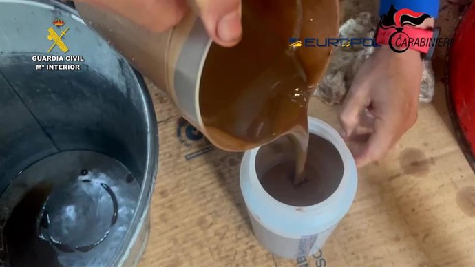 Detenidas once personas en España e Italia por distribuir internacionalmente aceite de oliva adulterado