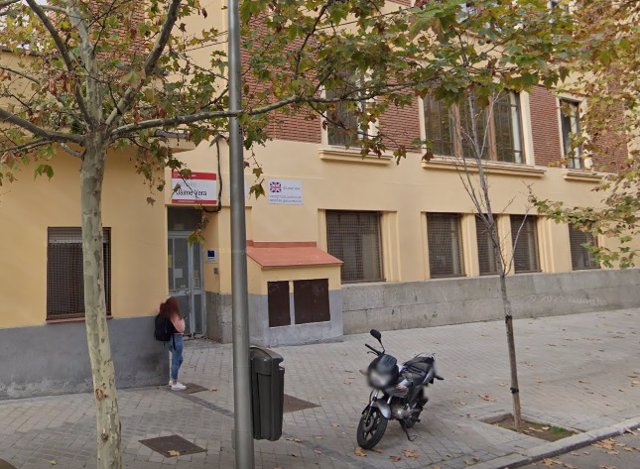 Fachada del instituto Jaime Vera donde un chico de 14 años presuntamente ha agredido sexualmente a una chica de 13, a 4 de diciembre de 2023, en Madrid (España). 