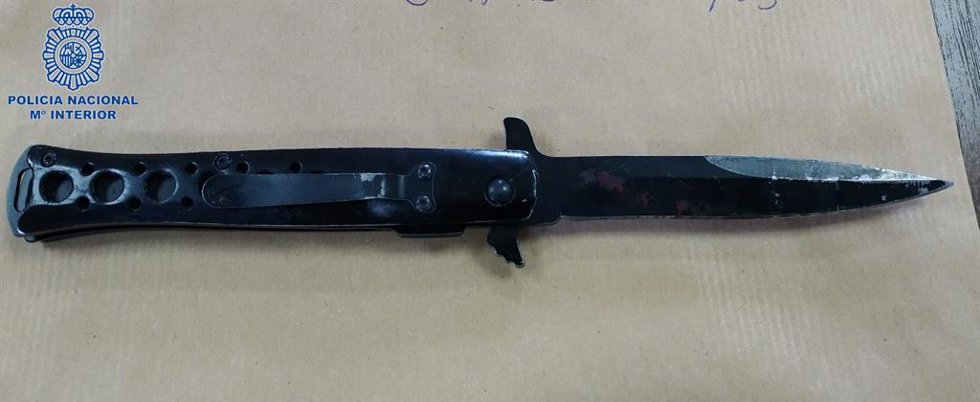 Navaja usada para cometer el apuñalamiento.