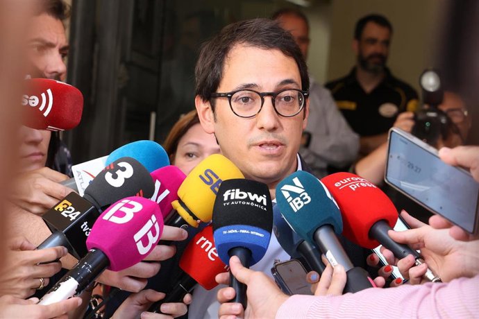 Archivo - El portavoz del PSIB en el Parlament, Iago Negueruela.