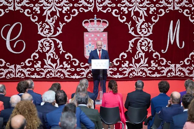 El delegado del Gobierno en la Comunidad de Madrid, Francisco Martín, interviene en los actos conmemorativos del 45º aniversario de la Constitución Española, en la Real Casa de Correos, a 4 de diciembre de 2023, en Madrid (España).