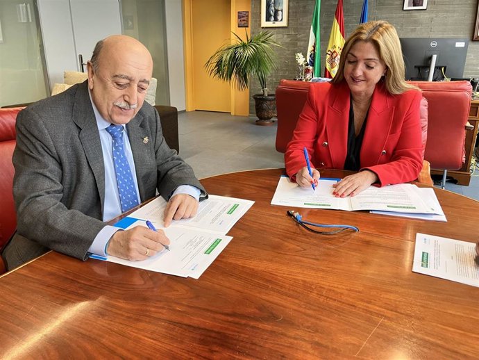 Firma de un convenio entre Junta de Extremadura y Unicef para impulsar la promoción y difusión de los derechos de la infancia