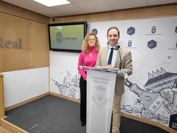 El portavoz en el Ayuntamiento de Ciudad Real, Guillermo Arroyo, en rueda de prensa.