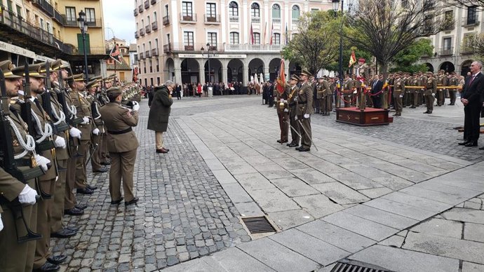 Un Momento De La Jura De Civiles, Presidida Por El Teniente General García-Vaquero Pradal.