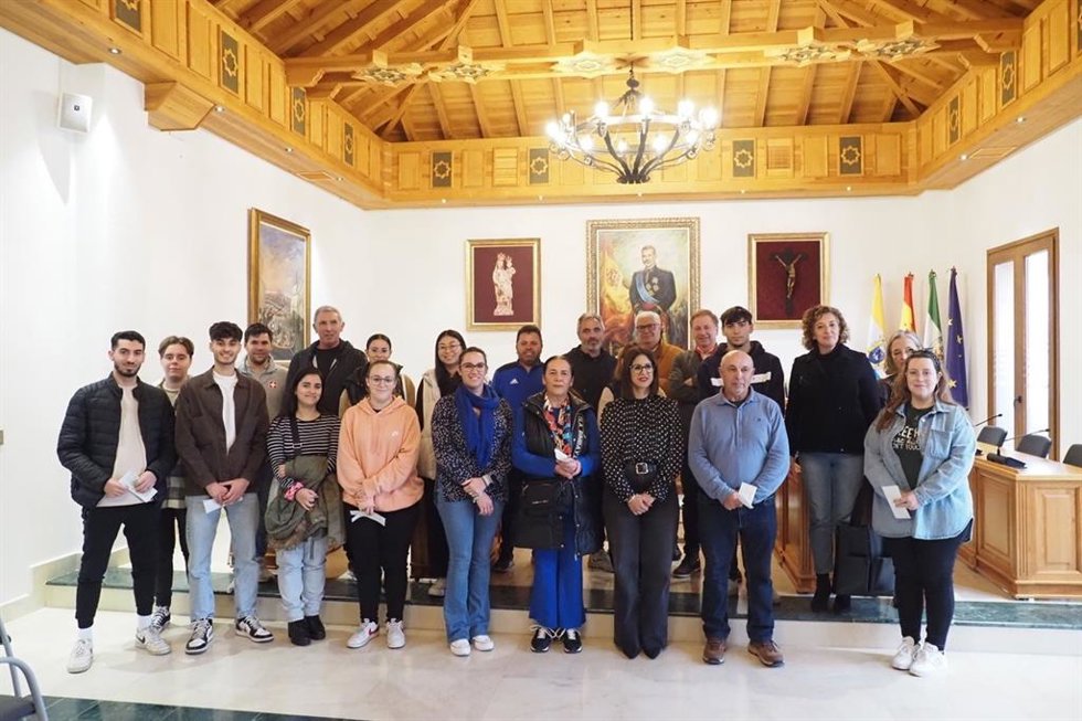 Entrega de las Becas Matrícula a estudiantes de Palos de la Frontera (Huelva).