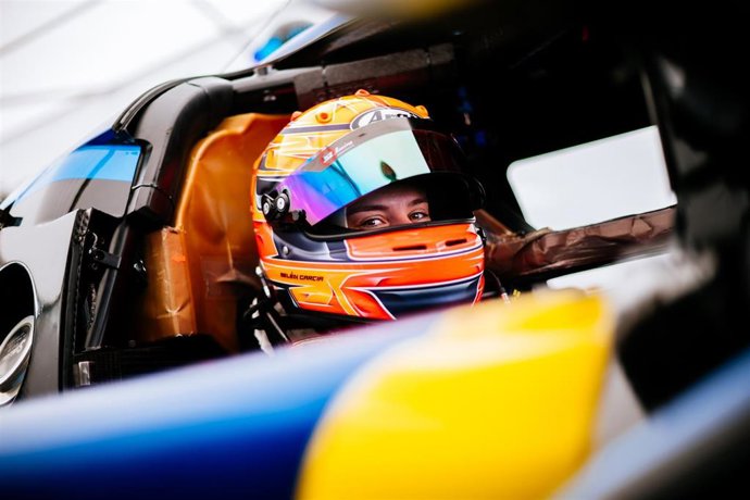 Archivo - La piloto española Belén García durante una carrera