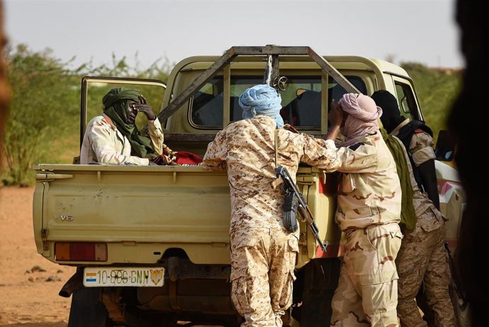 Archivo - Miembros de la Guardia Nacional de Níger