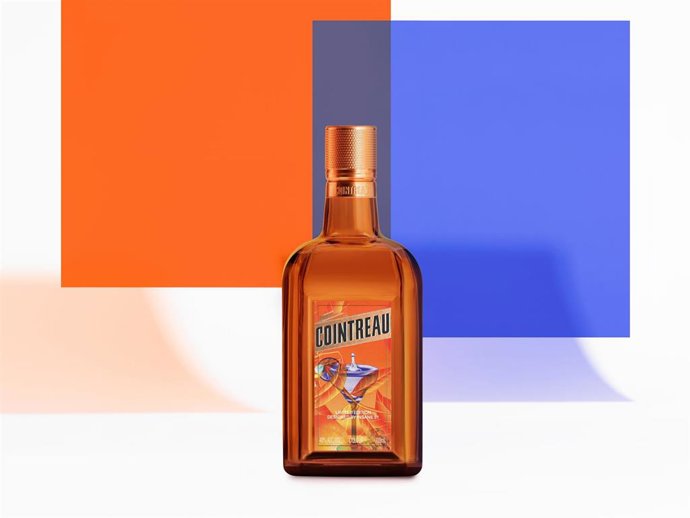 Archivo - Cointreau lanza una edición limitada de su icónica botella con el artista Insane 51 para celebrar el 75 aniversario del cóctel Margarita