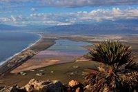El canal que abastece Las Salinas de Cabo de Gata sufre un desprendimiento sin afección al caudal, según la Junta