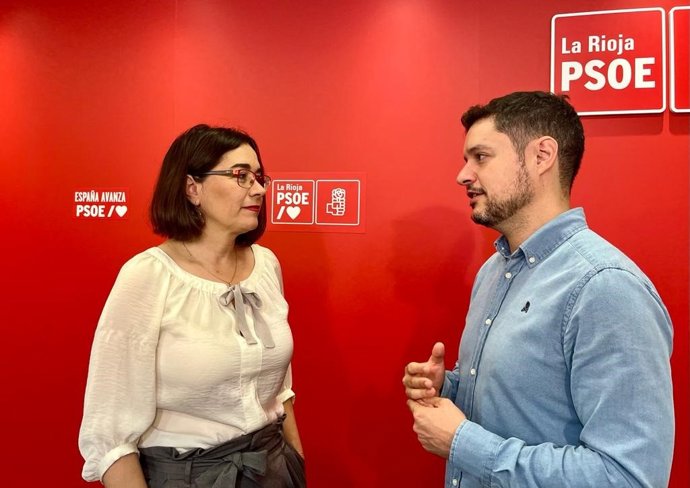 Archivo - Los diputados socialistas Elisa Garrido y Raúl Díaz