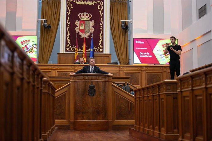 El presidente de Castilla-La Mancha, Emiliano García-Page, en el acto de la Constitución en las Cortes de C-LM.