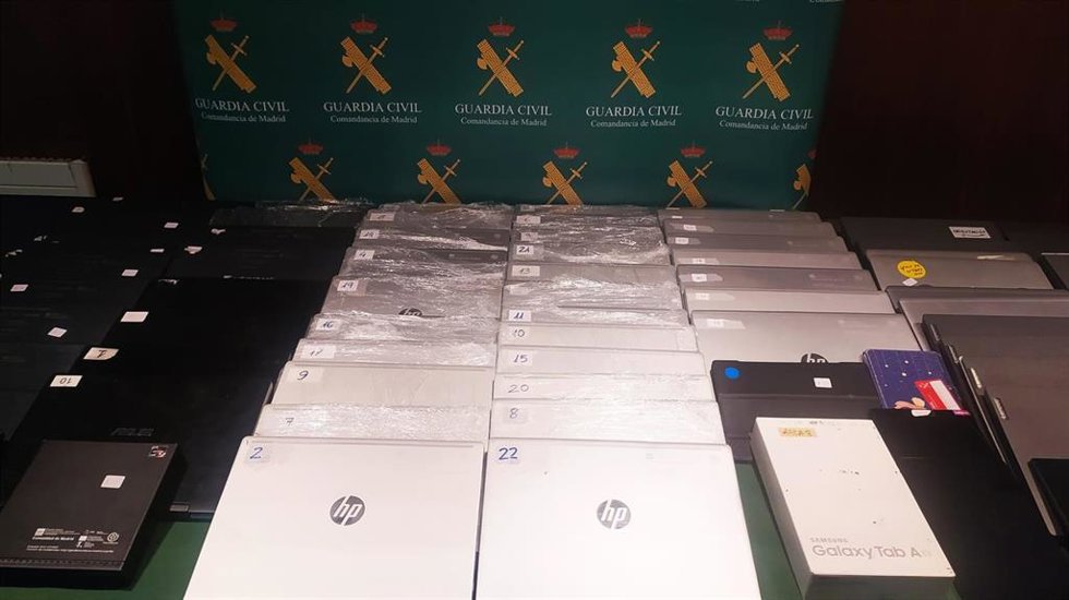 Desarticulada una banda chilena que robaba en colegios equipos informáticos en colegios de la región