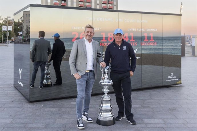 El ceo de Cupra, Wayne Griffiths, y el ceo de la Copa América, Grant Dalton.