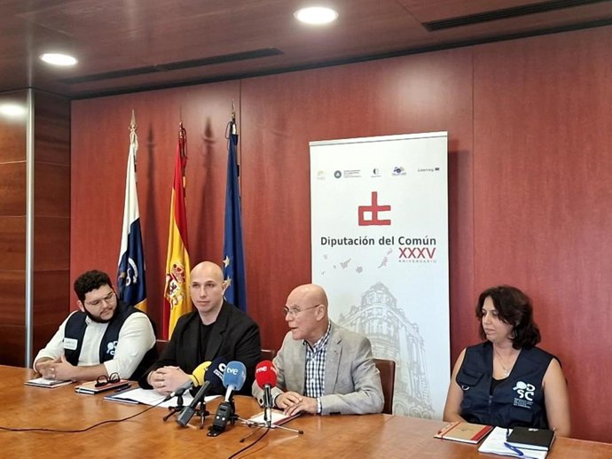 Rueda de prensa tras la presentación del informe del Observatorio de Derechos Sociales de Canarias sobre los Presupuestos Generales de la Comunidad Autónoma para 2024 en la Diputación del Común