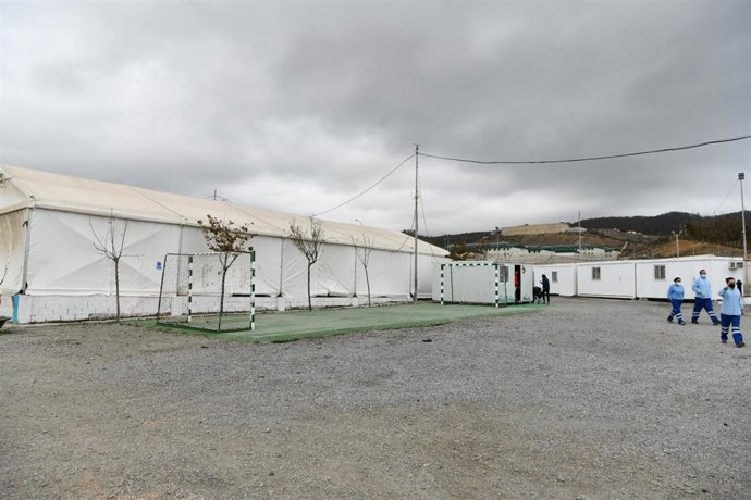 Archivo - Vista general de las aulas modulares instaladas para que los menores acogidos en Piniers. Imagen de archivo.