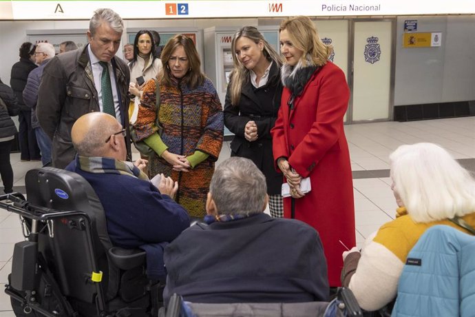 Metro de Málaga muestra su accesibilidad a las asociaciones de personas con discapacidad