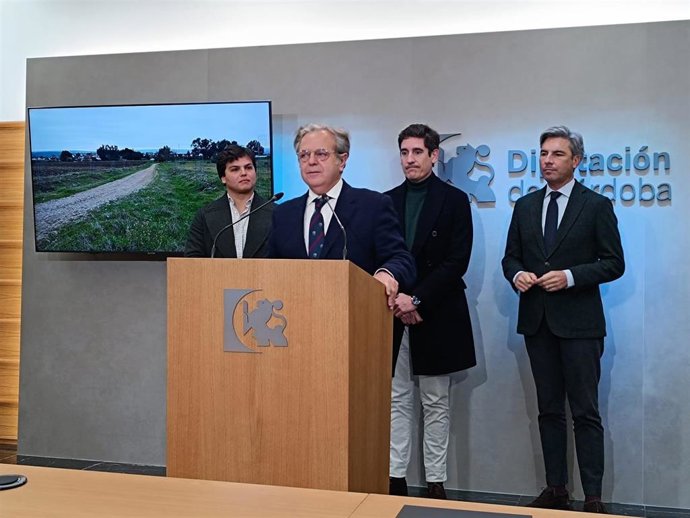 El presidente de la Diputación de Córdoba, Salvador Fuentes, en la presentación de la iniciativa 'Bosque Silbon'.