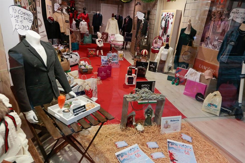 Cesta de Navidad que sortean los comerciantes de Mérida.