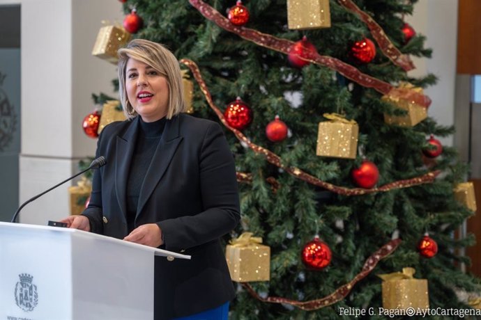 La alcaldesa, Noelia Arroyo, presenta la programación de Navidad