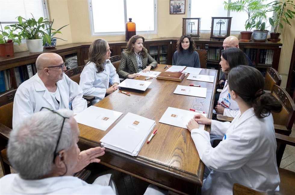 La presidenta de la Comunidad de Madrid, Isabel Díaz Ayuso, visita las nuevas instalaciones del Centro Sanitario Sandoval