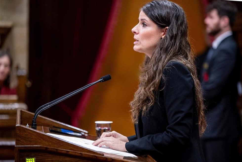 Archivo - La portavoz de Junts en el Parlament, Mnica Sales, interviene durante el tercer Debate de Política General de la legislatura, en el Parlament de Catalunya