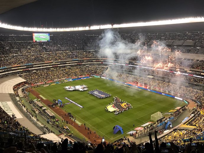 Archivo - 29 December 2019, Mexico, Mexico City: A general view of the stands prior to the start of the Mexican Liga MX Apertura Finals second leg soccer match between Club America and Monterry at the Aztec Stadium. Photo: Isaías Hernández/NOTIMEX/dpa