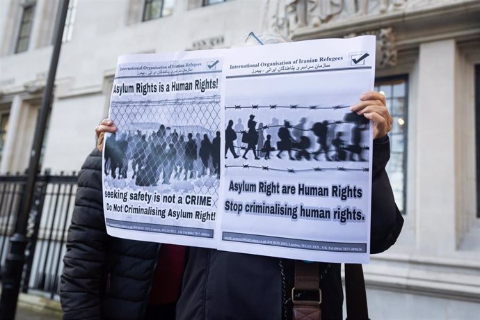 Protestas ante el Tribunal Supremo en Londres contra el plan de deportación de migrantes a Ruanda